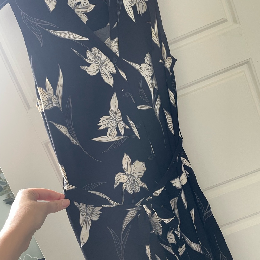 A New Day black button front dress with flowers and a tie belt, size M